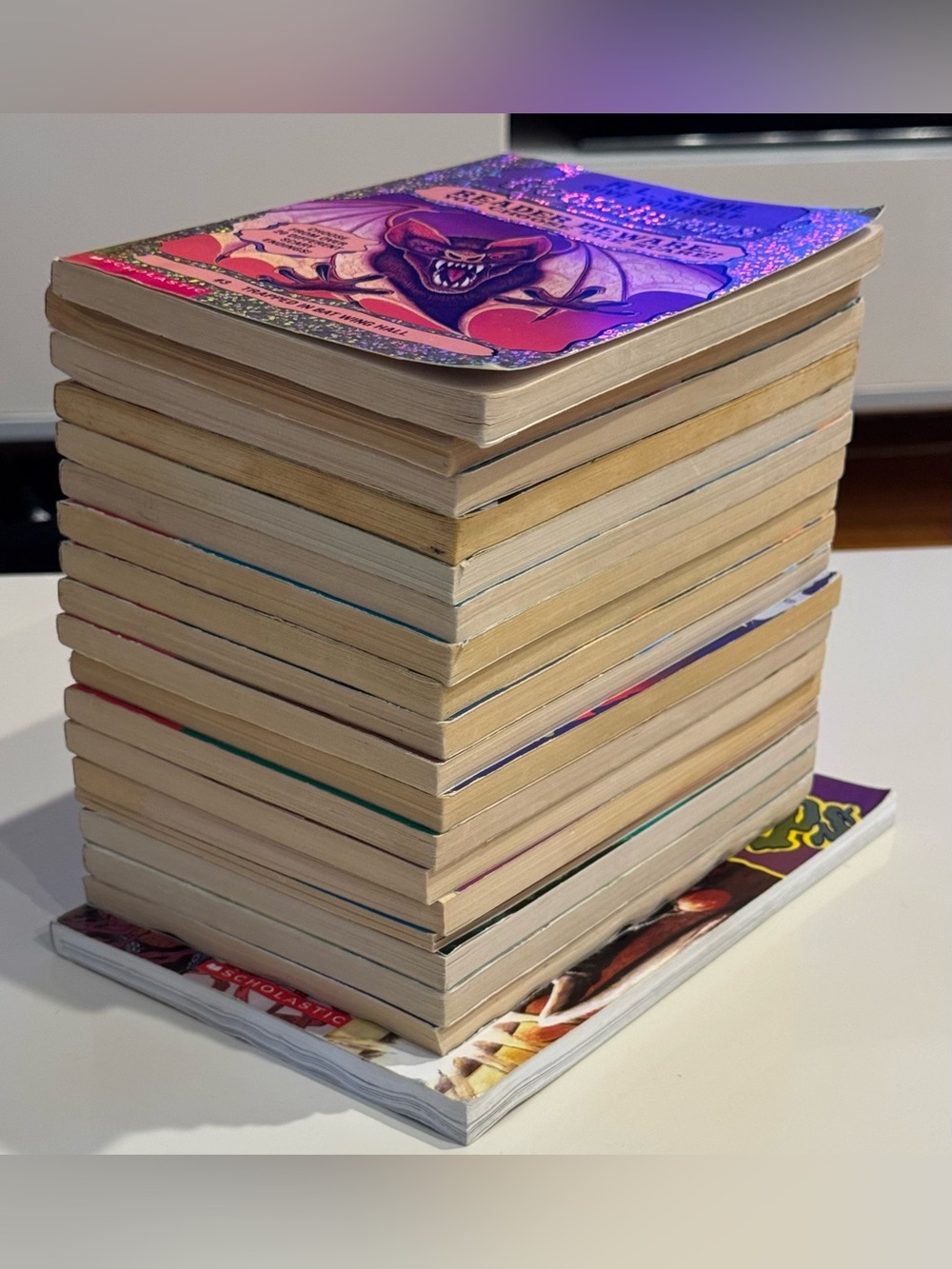 Lot of 19 Vintage 1990’s R.L. Stine Goosebumps Book Collection NO DUPES - Picture 16 of 16
